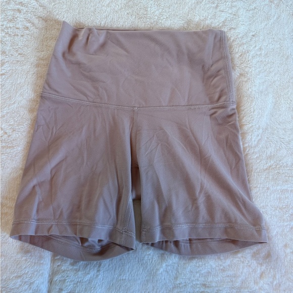 Aritzia Pants - Aritzia Women's Light Pink Bike Shorts
